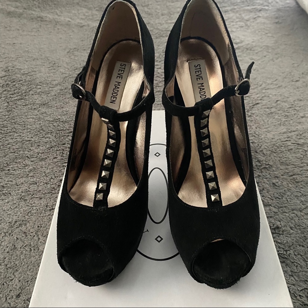 Steve Madden “P-Gabrie” Peep Toe Heels